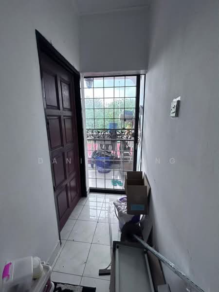 Rumah Teres untuk Dijual di Taman Aman Putra (Puchong) - Daniel Yong - Corridor - PropertyGuru.com.my