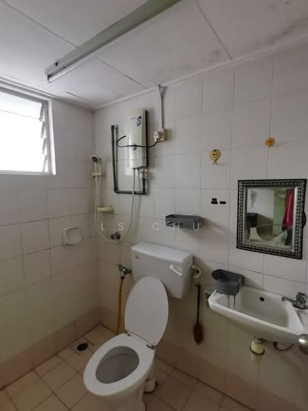 Apartment for Sale at Pangsapuri Randa - LS Chu - Bathroom - PropertyGuru.com.my