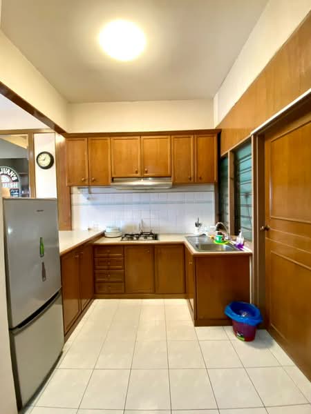 Kondominium untuk Disewa di Indah Bay Condominium - Shu Fen - Kitchen - PropertyGuru.com.my