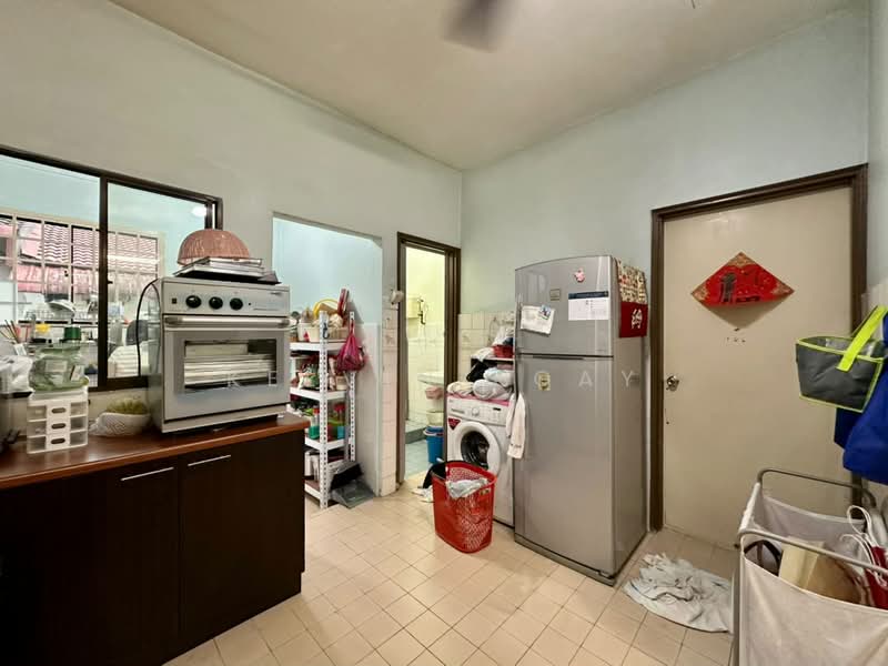 Rumah Teres 1 Tingkat untuk Dijual di Permas Jaya (Johor Bahru) - Kelvin Koay - Kitchen - PropertyGuru.com.my