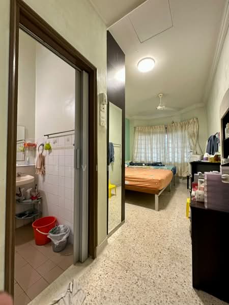 Rumah Teres 1 Tingkat untuk Dijual di Permas Jaya (Johor Bahru) - Kelvin Koay - Bedroom - PropertyGuru.com.my