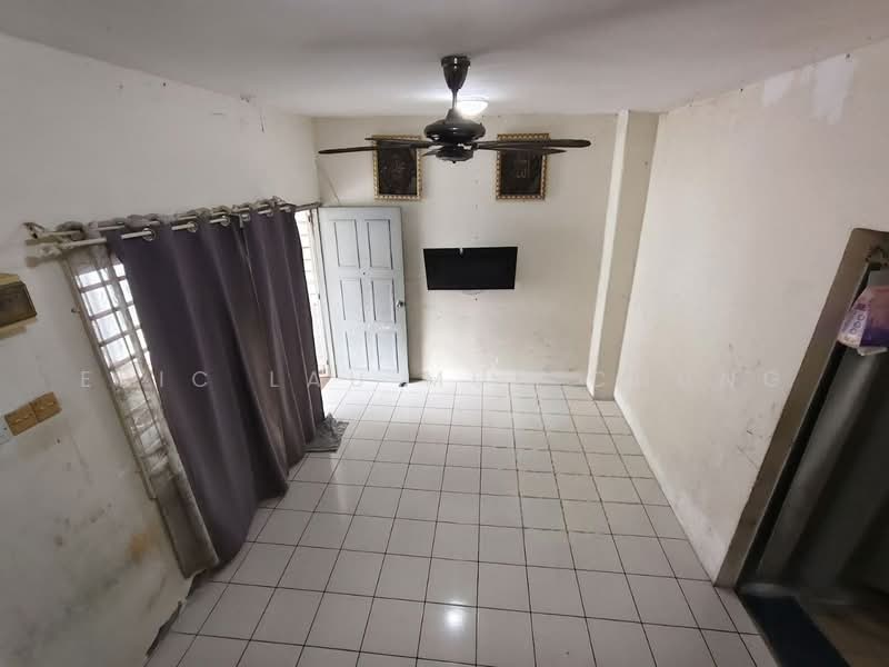 Rumah Teres 2 Tingkat untuk Dijual di Taman Puchong Perdana (Puchong) - Eric Lau Mun Chung - Living Room - PropertyGuru.com.my
