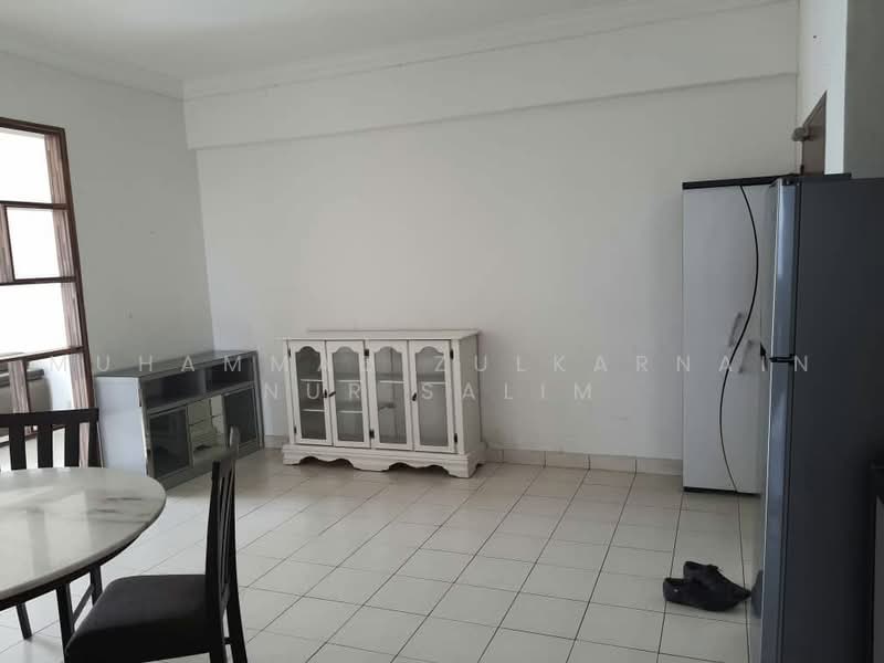 Kondominium untuk Dijual di Glen View Villa - Muhammad Zulkarnain Nur Salim - Living Room - PropertyGuru.com.my