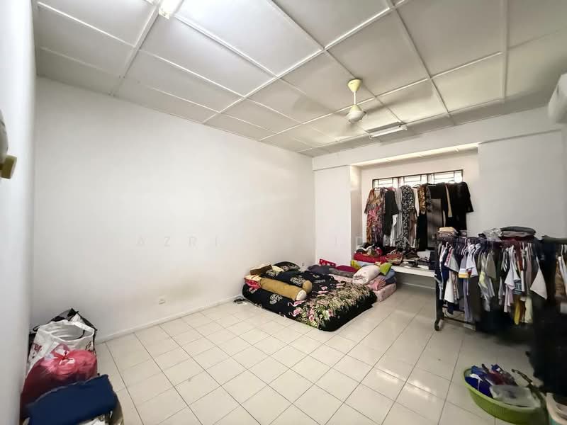 2-storey Terraced House for Sale in Alam Budiman (Shah Alam) - Azri Zabidin - Bedroom - PropertyGuru.com.my