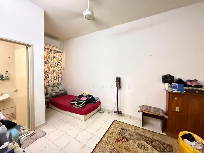 2-storey Terraced House for Sale in Alam Budiman (Shah Alam) - Azri Zabidin - Bedroom - PropertyGuru.com.my