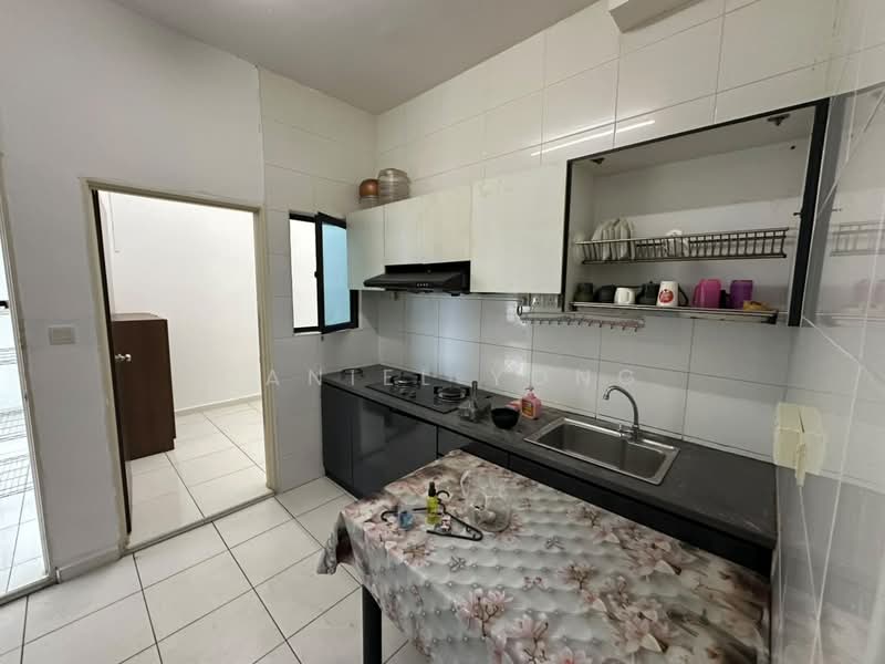 Servis Apartment untuk Dijual di Sky Gardens Residences - Daniel Yong - Kitchen - PropertyGuru.com.my
