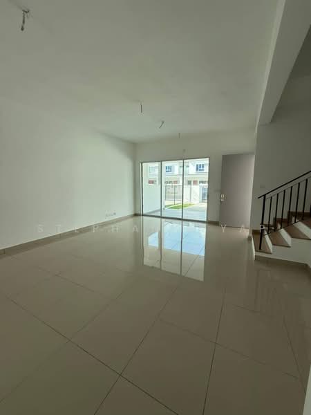 Rumah Teres 2-Tingkat untuk Dijual di Klang (Selangor) - Stephanie Yap - Living Room - PropertyGuru.com.my