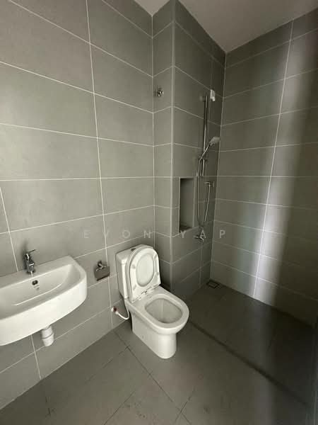 Rumah Teres 2 Tingkat untuk Dijual di Bandar Seri Alam (Masai) - Evon Yap - Bathroom - PropertyGuru.com.my