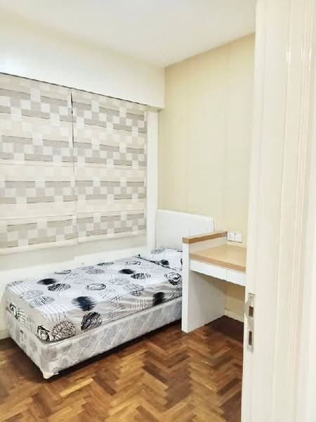 Pangsapuri untuk Dijual di Molek Pine 1 - Jovel Lim - Bedroom - PropertyGuru.com.my