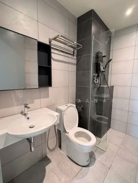 Servis Apartment untuk Disewa di The Era @ Duta North - Miss Gan - Bathroom - PropertyGuru.com.my