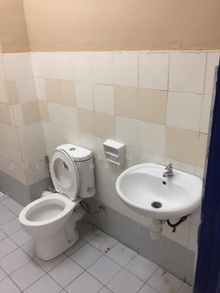 Kondominium untuk Dijual di Nusa Mewah Villa Condominium - Muhammad Zulkarnain Nur Salim - Bathroom - PropertyGuru.com.my