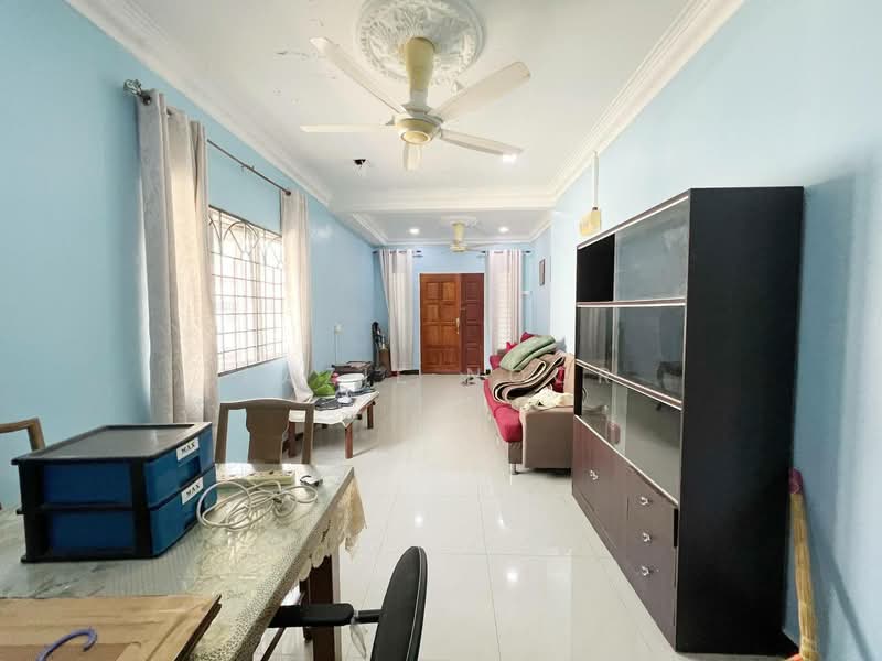 Terraced House for Sale in Rawang (Selangor) - Fazie Noor - Living Room - PropertyGuru.com.my