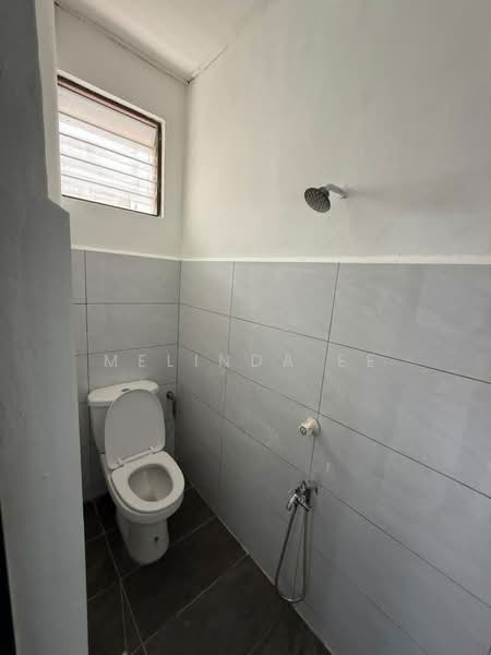 Rumah Teres 2 Tingkat untuk Dijual di Bandar Putra (Kulai) - Melinda Ee - Bathroom - PropertyGuru.com.my