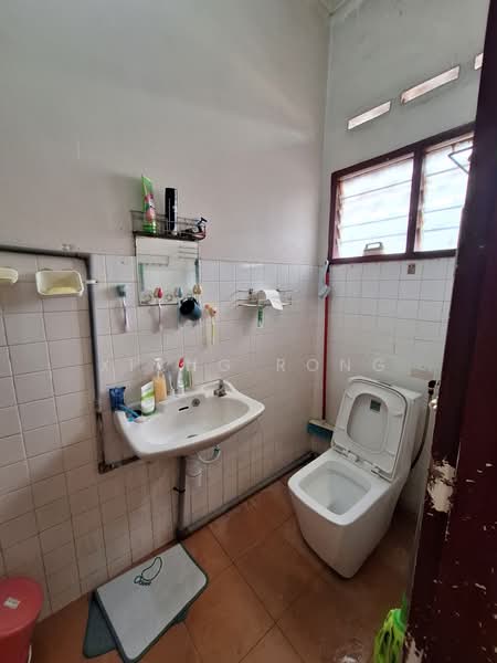 2-storey Terraced House for Sale in Taman Midah (Cheras) - Xiang Rong - Bathroom - PropertyGuru.com.my