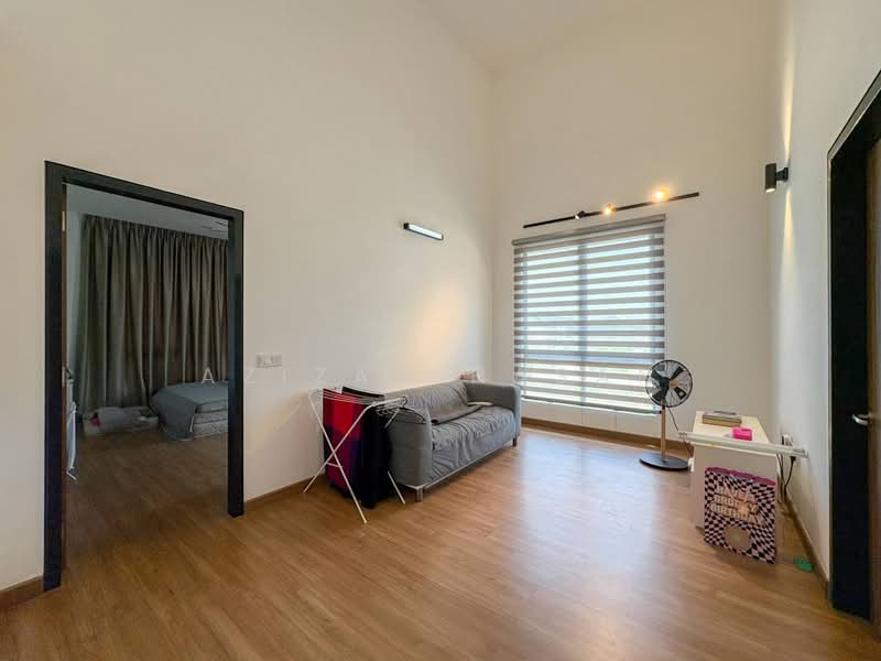 Rumah Teres 2 Tingkat untuk Dijual di Bandar Bukit Raja (Klang) - Azizah Hasan - Living Room - PropertyGuru.com.my