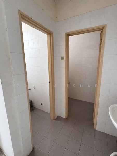 Shop for Rent in Puncak Alam (Selangor) - Rohana Ishak - Interior - PropertyGuru.com.my