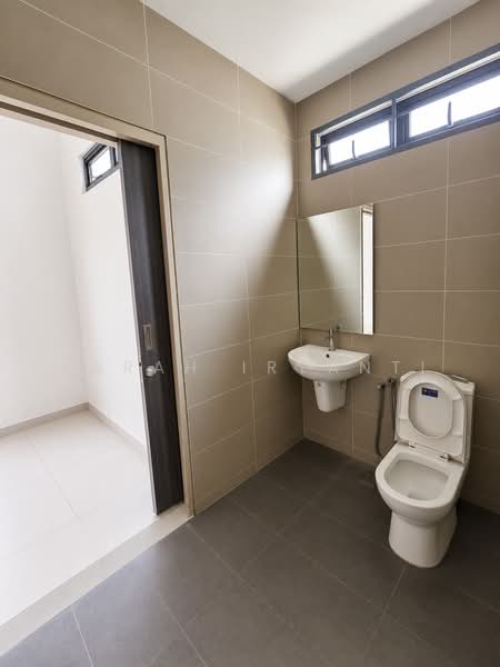 2-storey Terraced House for Sale in Elmina (Shah Alam) - Farah Iryanti - Bathroom - PropertyGuru.com.my