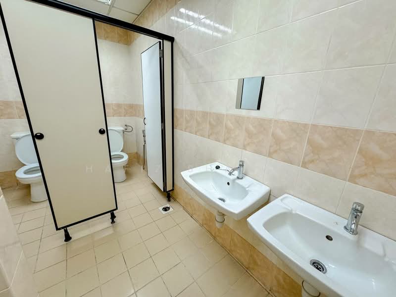 Kedai / Pejabat untuk Disewa di KL City Centre (Kuala Lumpur) - Hafiz Shariff - Bathroom - PropertyGuru.com.my