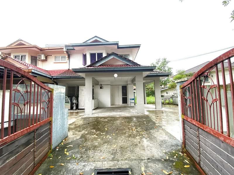 Rumah Teres 2 Tingkat untuk Dijual di Taman Lestari Putra (Seri Kembangan) - Ammeer Nadzrai - Exterior - PropertyGuru.com.my