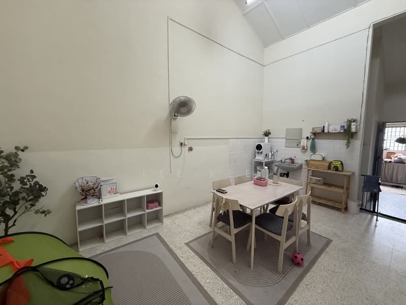 Rumah Teres 1 Tingkat untuk Dijual di Taman Soga (Batu Pahat) - Lee Kee - Dining Room - PropertyGuru.com.my