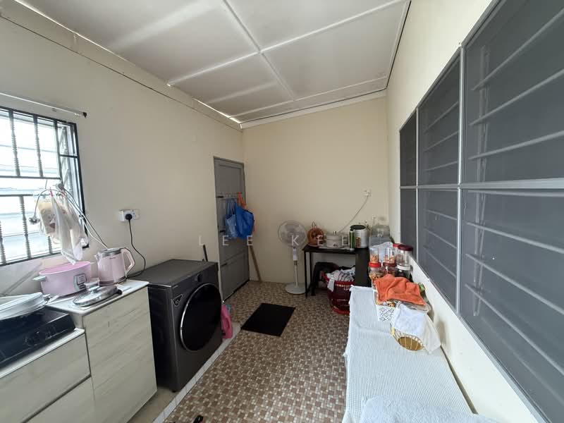 Rumah Teres 1 Tingkat untuk Dijual di Taman Soga (Batu Pahat) - Lee Kee - Kitchen - PropertyGuru.com.my