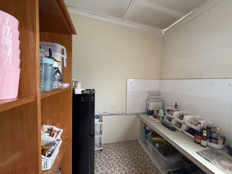Rumah Teres 1 Tingkat untuk Dijual di Taman Soga (Batu Pahat) - Lee Kee - Kitchen - PropertyGuru.com.my