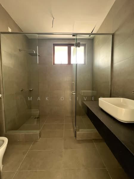 2-storey Terraced House for Sale in Bandar Kinrara Seksyen 1 (Bandar Kinrara) - Mak Oliver - Bathroom - PropertyGuru.com.my
