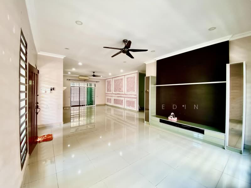 Bungalow for Sale in Sungai Merab (Dengkil) - Adzura Zamedin - Living Room - PropertyGuru.com.my