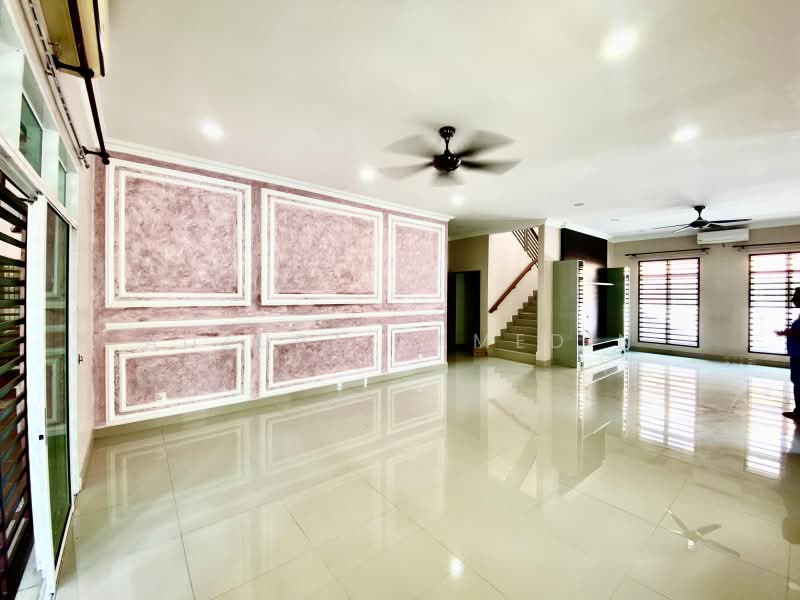 Bungalow for Sale in Sungai Merab (Dengkil) - Adzura Zamedin - Living Room - PropertyGuru.com.my