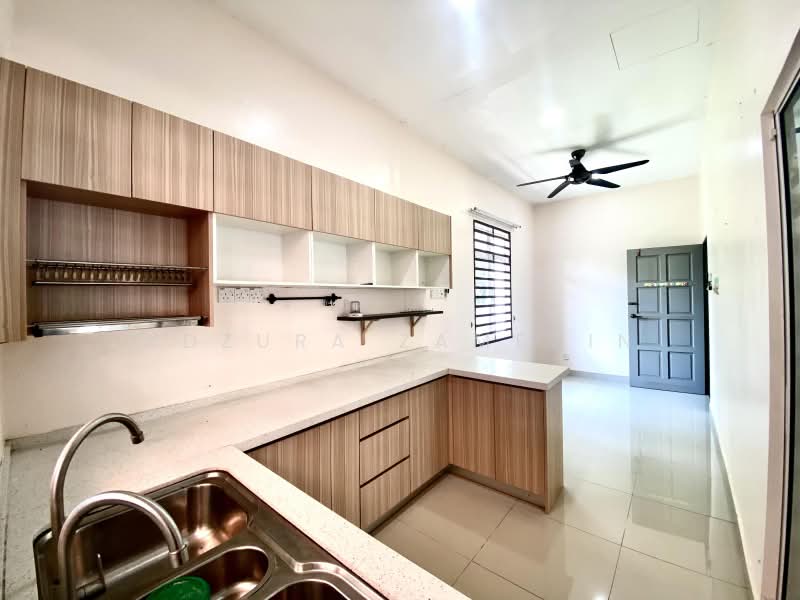 Bungalow for Sale in Sungai Merab (Dengkil) - Adzura Zamedin - Kitchen - PropertyGuru.com.my