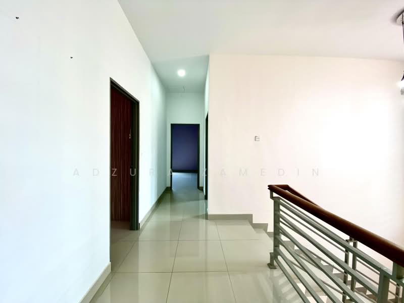 Bungalow for Sale in Sungai Merab (Dengkil) - Adzura Zamedin - Corridor - PropertyGuru.com.my