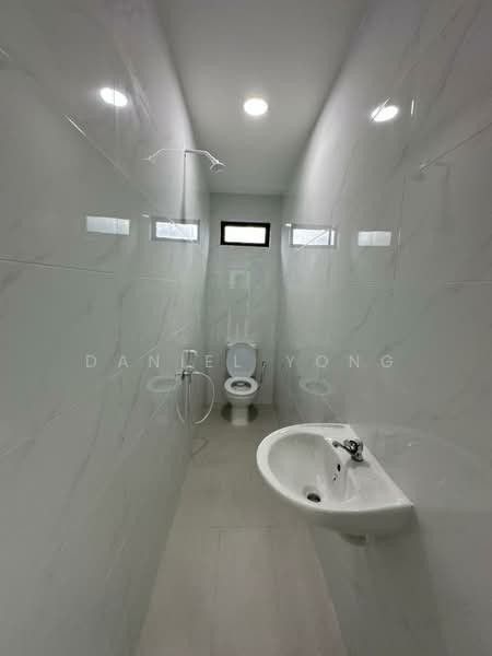 Rumah Teres 2 Tingkat untuk Dijual di Taman Kota Masai (Pasir Gudang) - Daniel Yong - Bathroom - PropertyGuru.com.my