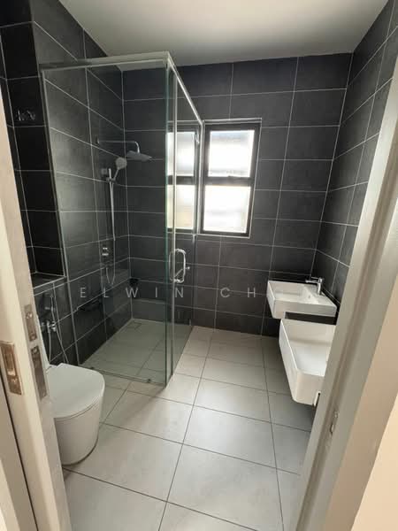 Semi-Detached House for Sale in Setia Utama (Setia Alam) - Elwin Chok - Bathroom - PropertyGuru.com.my