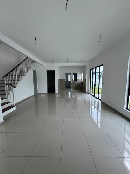 Semi-Detached House for Sale in Setia Utama (Setia Alam) - Elwin Chok - Living Room - PropertyGuru.com.my