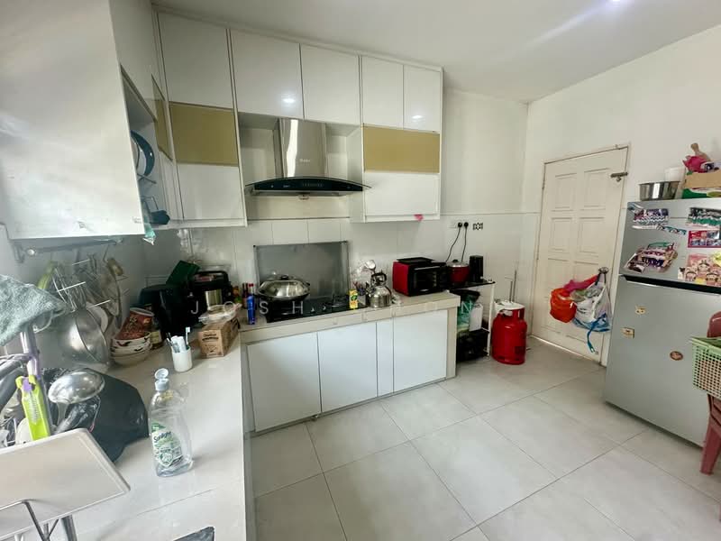 2-storey Terraced House for Sale in Usj 3 (Subang Jaya) - Josh Chong - Kitchen - PropertyGuru.com.my