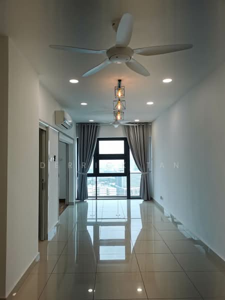 Servis Apartment untuk Disewa di Pacific Star - Derrick Tan - Corridor - PropertyGuru.com.my