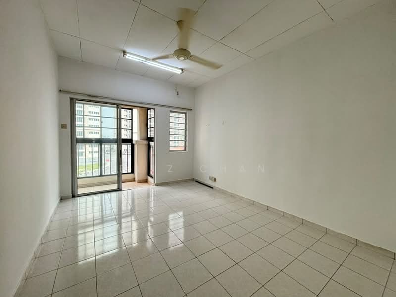 Townhouse for Rent in Batu Caves (Selangor) - Eliz Chan - Living Room - PropertyGuru.com.my