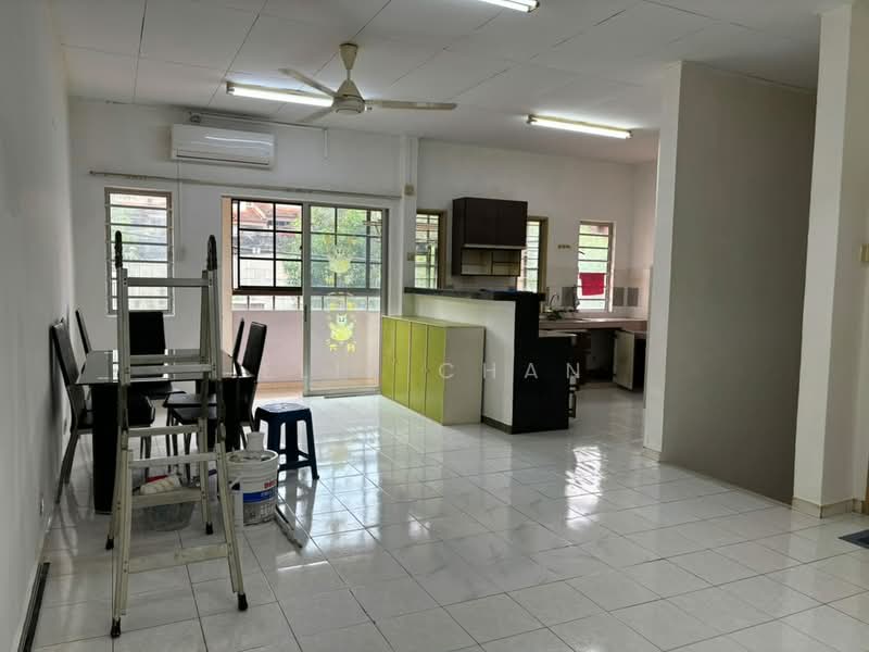 Townhouse for Rent in Batu Caves (Selangor) - Eliz Chan - Dining Room - PropertyGuru.com.my