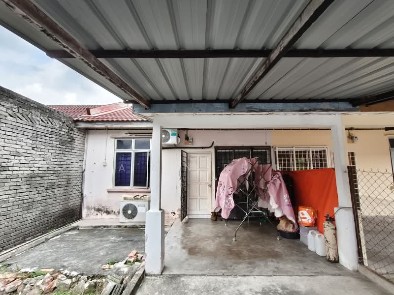 1-storey Terraced House for Sale in Desa Pinggiran Putra (Dengkil) - Sa'a Nordin - PropertyGuru.com.my