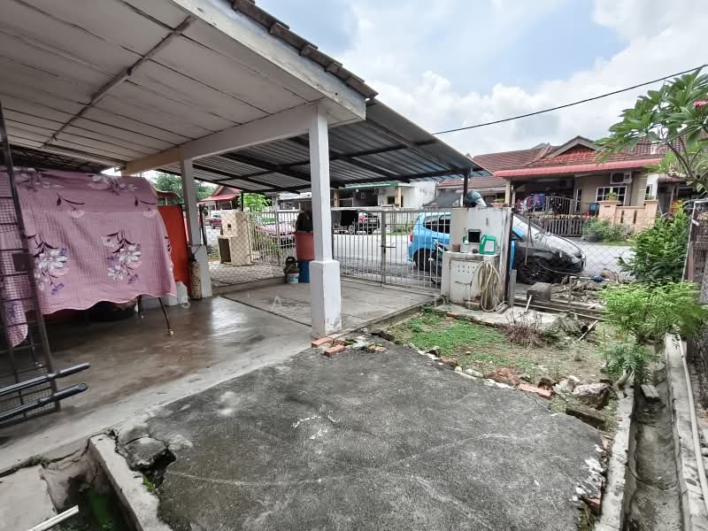 1-storey Terraced House for Sale in Desa Pinggiran Putra (Dengkil) - Sa'a Nordin - PropertyGuru.com.my