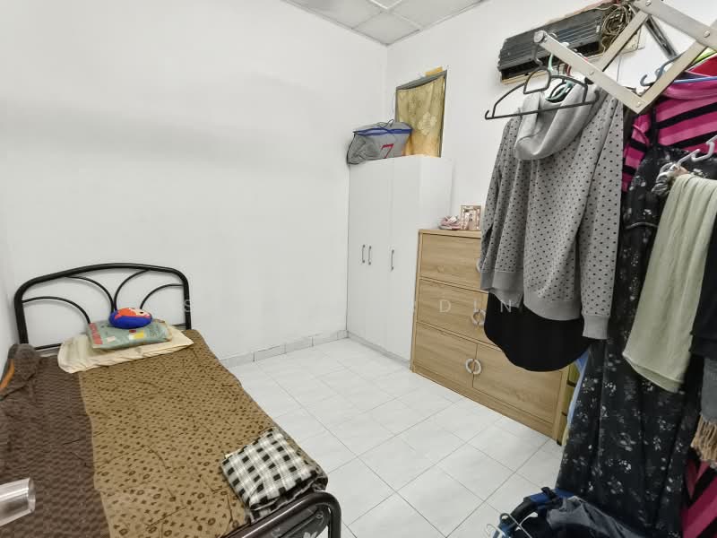 1-storey Terraced House for Sale in Desa Pinggiran Putra (Dengkil) - Sa'a Nordin - PropertyGuru.com.my