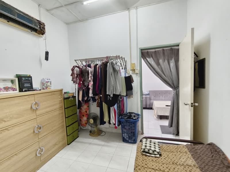 1-storey Terraced House for Sale in Desa Pinggiran Putra (Dengkil) - Sa'a Nordin - PropertyGuru.com.my