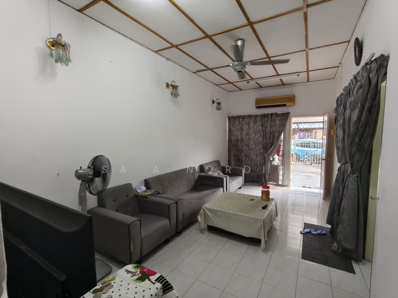 1-storey Terraced House for Sale in Desa Pinggiran Putra (Dengkil) - Sa'a Nordin - PropertyGuru.com.my