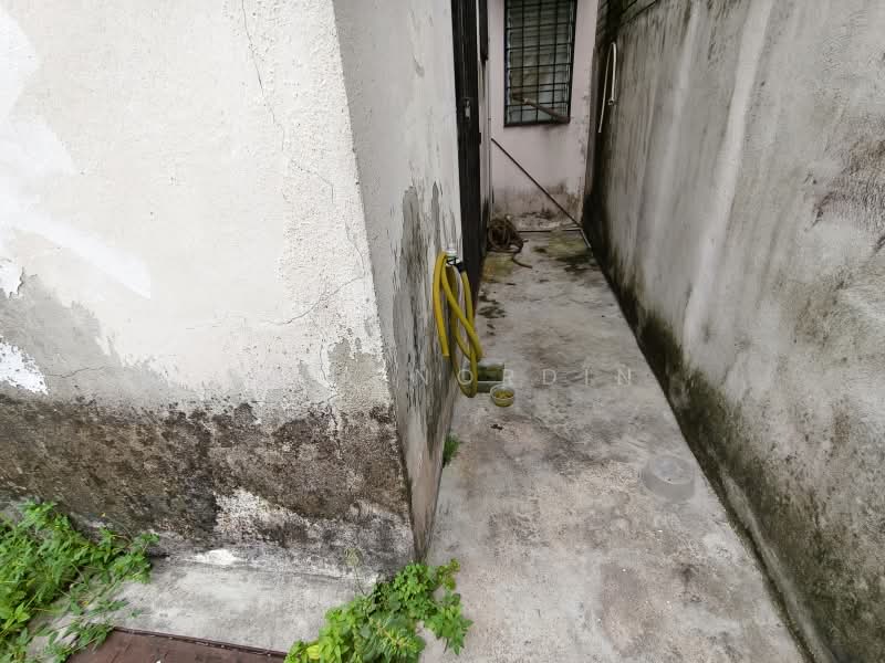 1-storey Terraced House for Sale in Desa Pinggiran Putra (Dengkil) - Sa'a Nordin - PropertyGuru.com.my