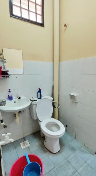 Terraced House for Sale in Taman Mutiara Rini (Skudai) - Daniel Yong - Bathroom - PropertyGuru.com.my