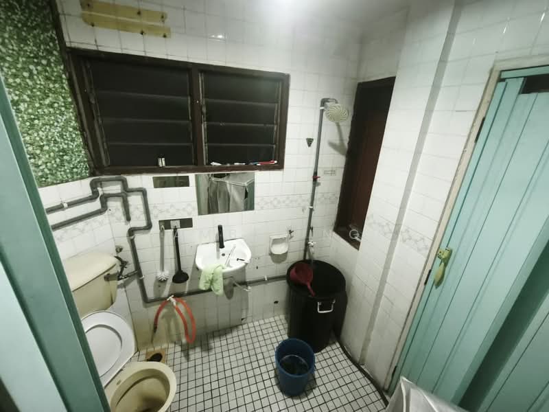 Pangsapuri untuk Dijual di Rampai Court - Amber Ng - Bathroom - PropertyGuru.com.my
