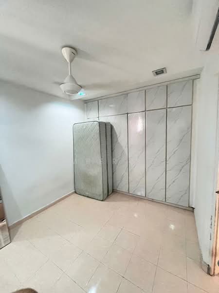 Pangsapuri untuk Dijual di Rampai Court - Amber Ng - Bedroom - PropertyGuru.com.my