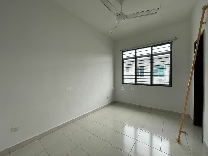 Rumah Teres 2 Tingkat untuk Disewa di Bandar Puncak Alam (Puncak Alam) - Mike Yan - Bedroom - PropertyGuru.com.my