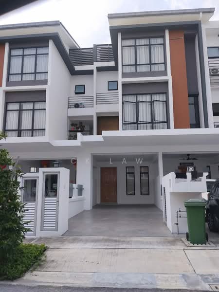 Rumah Teres 1.5-Tingkat untuk Disewa di Taman Akasia (Semenyih) - CK Law - Exterior - PropertyGuru.com.my