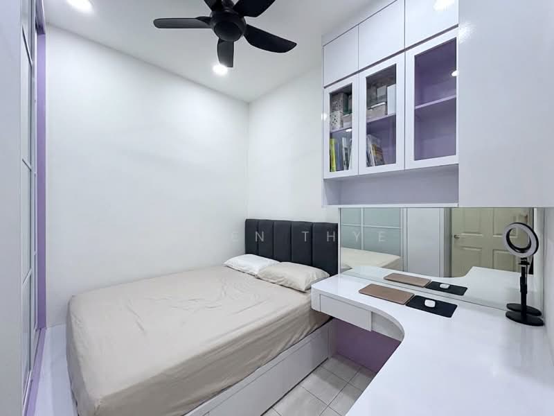 Rumah Teres 1 Tingkat untuk Dijual di Permas Jaya (Johor Bahru) - Lywen Thye - Bedroom - PropertyGuru.com.my